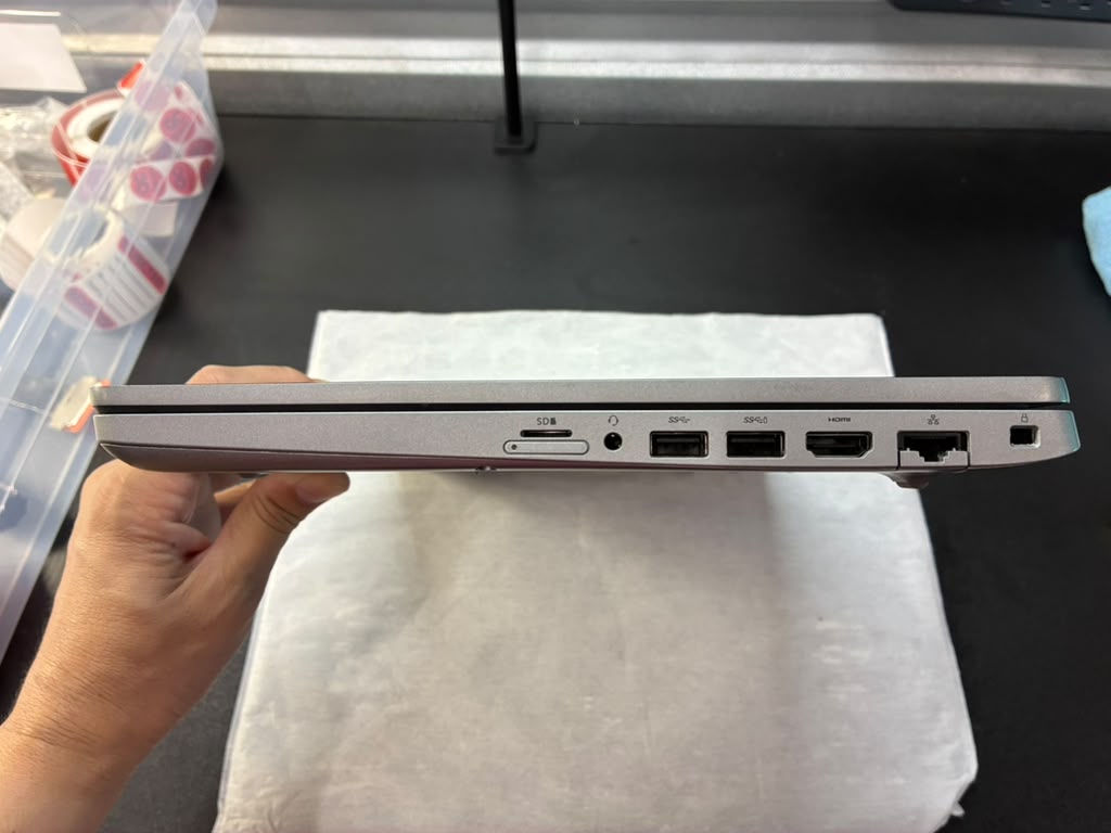 Dell Latitude 5510 15.6" Non-Touch i7-10610U 16GB RAM 512GB SSD - Poor Battery